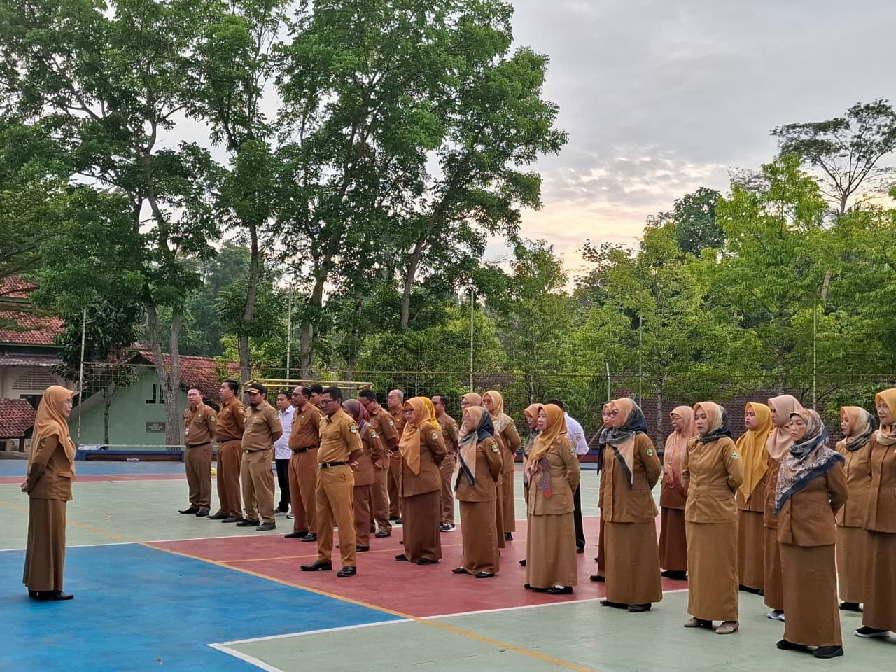 Ibu Siti Maryam, S.Pd., M.Pd Resmi Pimpin SMAN 2 Banjarsari